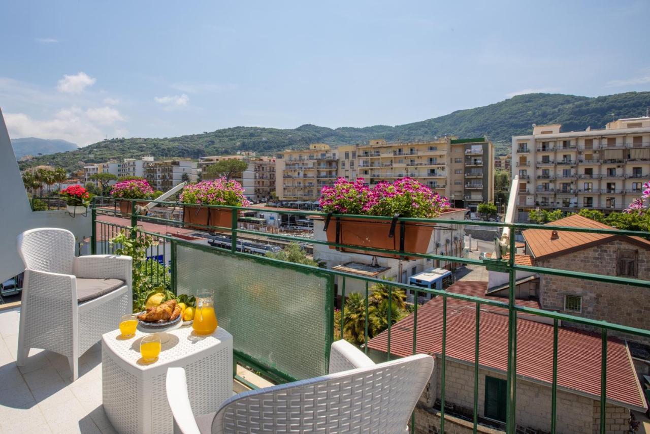 Sorrentovibes - City Home In Sorrento With Balcony And View Екстериор снимка