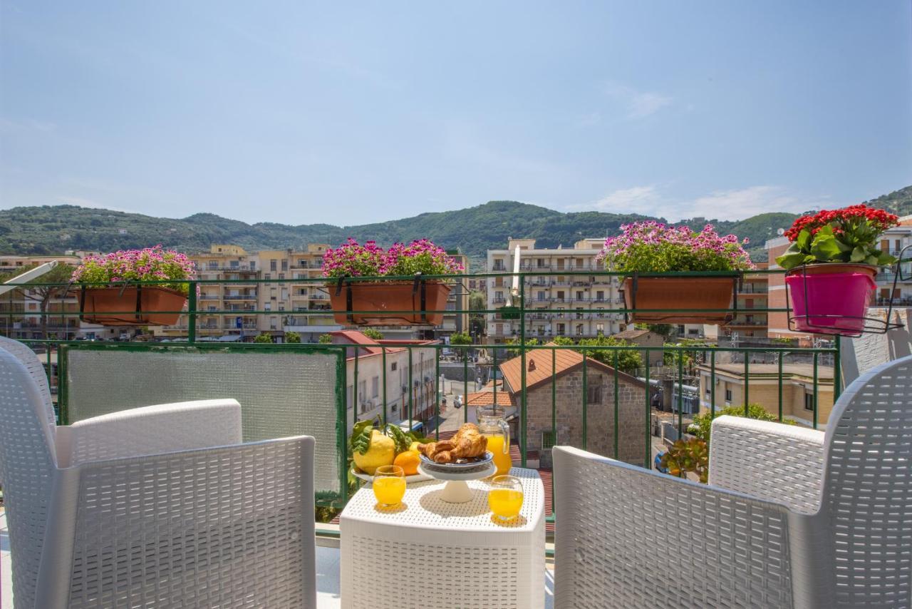 Sorrentovibes - City Home In Sorrento With Balcony And View Екстериор снимка